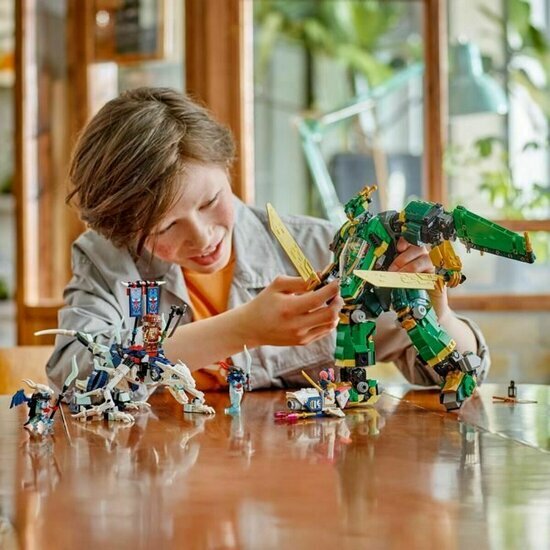 LEGO 71845 Lloyd&rsquo;s Jet Mech