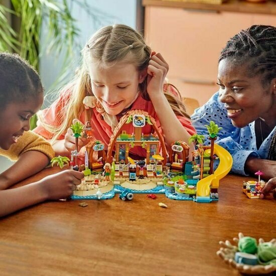 LEGO 42673 Family Vacation Beach Resort