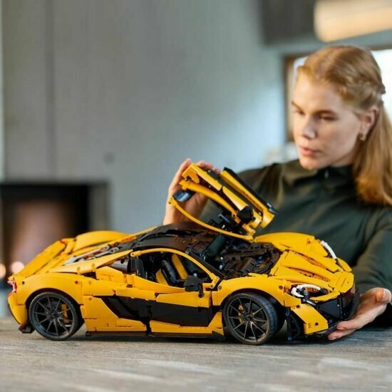 LEGO 42172 McLaren P1