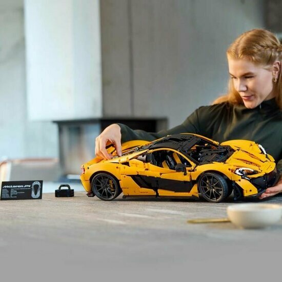 LEGO 42172 McLaren P1