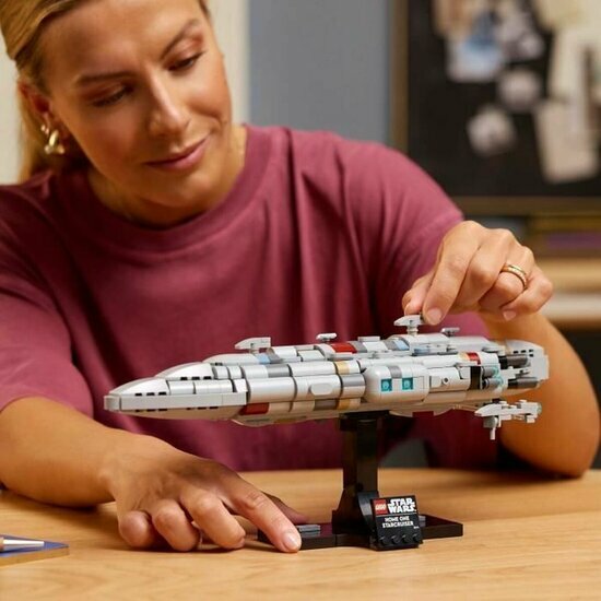 LEGO 75405 Home One Starcruiser