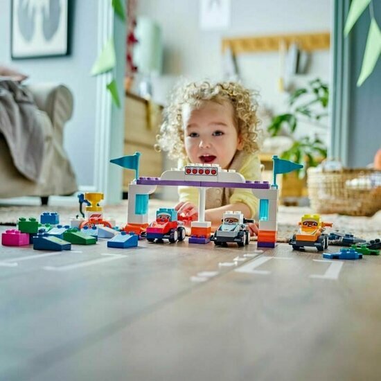 DUPLO 10445 F1 Team Race Cars &amp; Drivers
