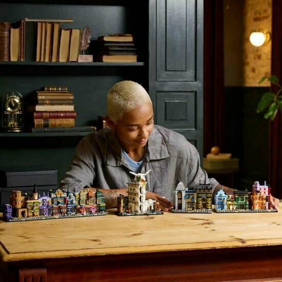 LEGO 76444 Diagon Alley Wizarding Shops