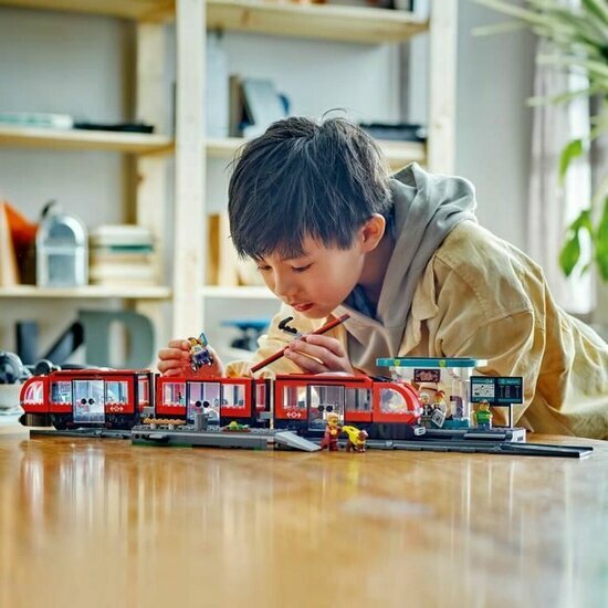 LEGO 60423 Downtown Streetcar and Station