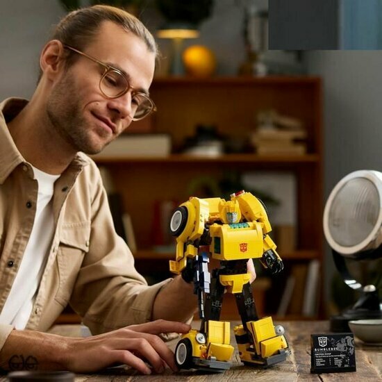 LEGO 10338 Transformers Bumblebee