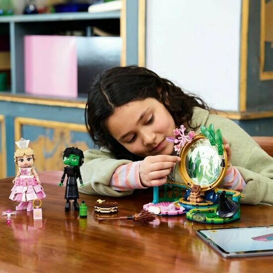 LEGO 75682 Elphaba &amp; Glinda Figures