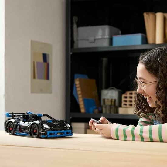 LEGO 42176 Porsche GT4 e-Performance Race Car