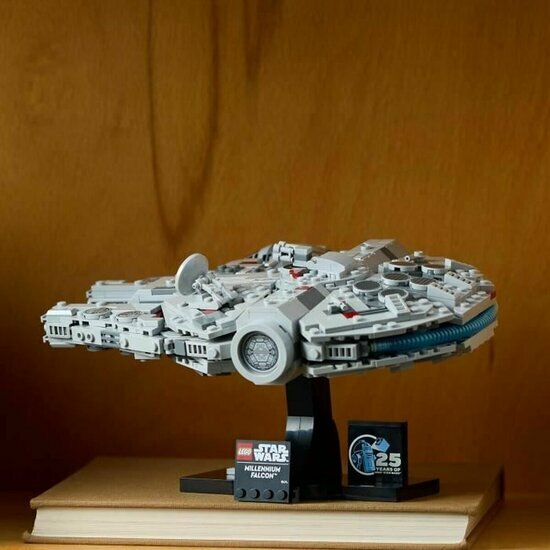 LEGO 75375 Millennium Falcon