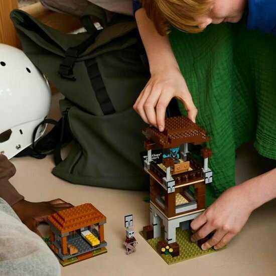 LEGO 21278 De Plunderaar Buitenpost en Verwoester