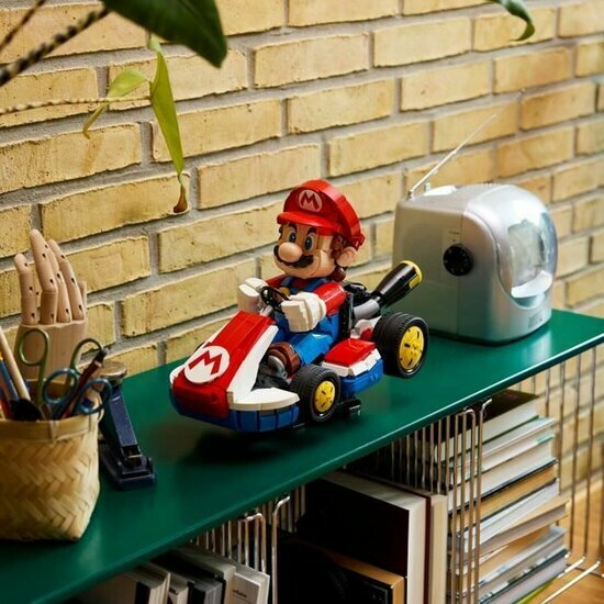 LEGO 72037 Mario Kart &ndash; Mario en standaardkart