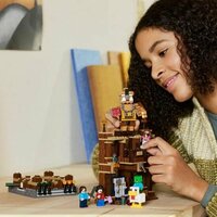 LEGO 21272 Woodland Mansion Fighting Ring